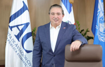 Cielos abiertos impulsa más vuelos y pasajeros, pero conflictos geopolíticos frenan la disminución de precios de los boletos