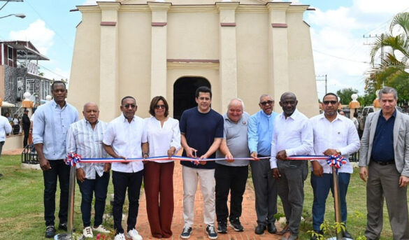 Ministro Collado impulsa turismo religioso en Monte Plata