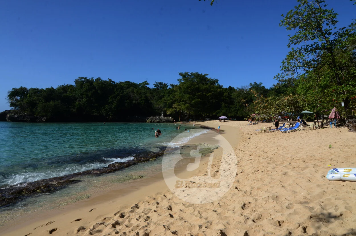 ¿Qué hace especial a Playa Caletón? Una joya oculta en la costa norte
