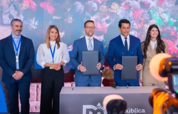RD firma 15 acuerdos turísticos y asegura millones de visitantes pese a crisis global