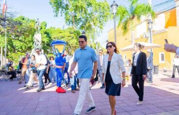 David Collado y embajadora de EE. UU. visitan la Ciudad Colonial