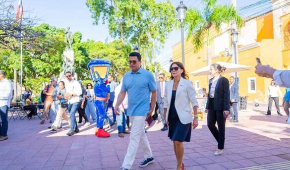 David Collado y embajadora de EE. UU. visitan la Ciudad Colonial