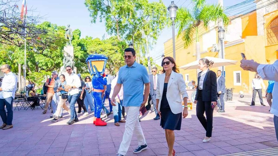 David Collado y embajadora de EE. UU. visitan la Ciudad Colonial