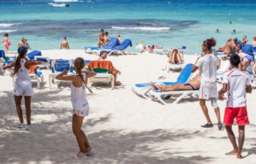 Liderazgo turístico dominicano enfrenta presión por mayor dinamismo de otros destinos
