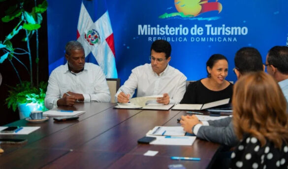 Firman acuerdo para elevar la calidad del servicio en República Dominicana