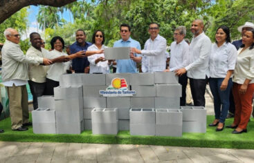 Con inversión de más de RD$70 millones, Turismo deja iniciado remozamiento al balneario Las Marías