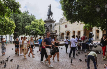 Banco Central proyecta que el turismo apunta a generar más de US$12,500 millones en 2026