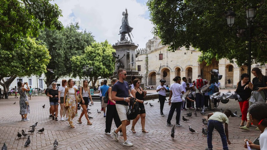 Banco Central proyecta que el turismo apunta a generar más de US$12,500 millones en 2026