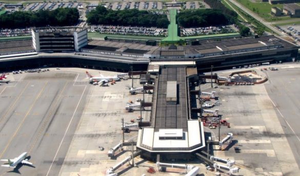 Aeropuertos al límite: la congestión aérea amenaza la conectividad de América Latina, según IATA