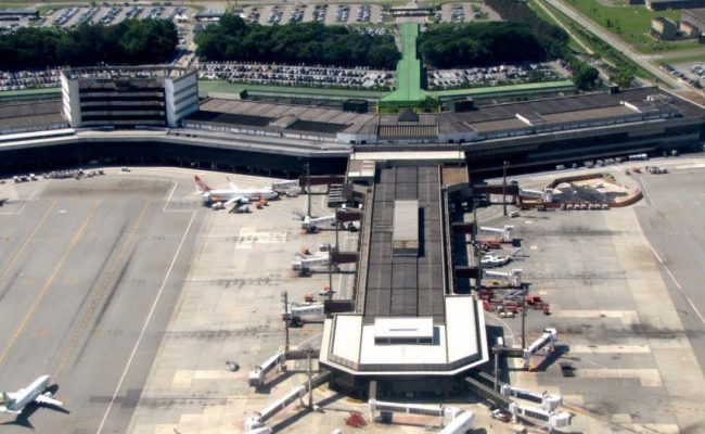 Aeropuertos al límite: la congestión aérea amenaza la conectividad de América Latina, según IATA