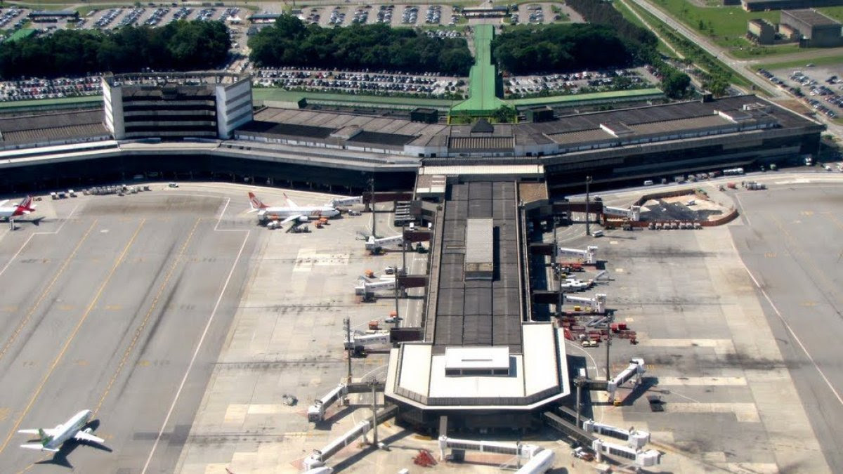 Aeropuertos al límite: la congestión aérea amenaza la conectividad de América Latina, según IATA