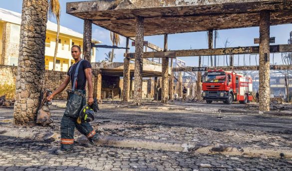 El incendio que obligó a evacuar a unos 1,700 huéspedes del Viva Dominicus Beach dejó una víctima mortal y relatos de pánico