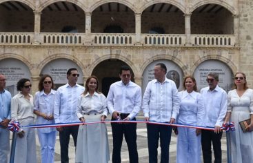 Ministerio de Turismo entrega remozado el Alcázar de Colón