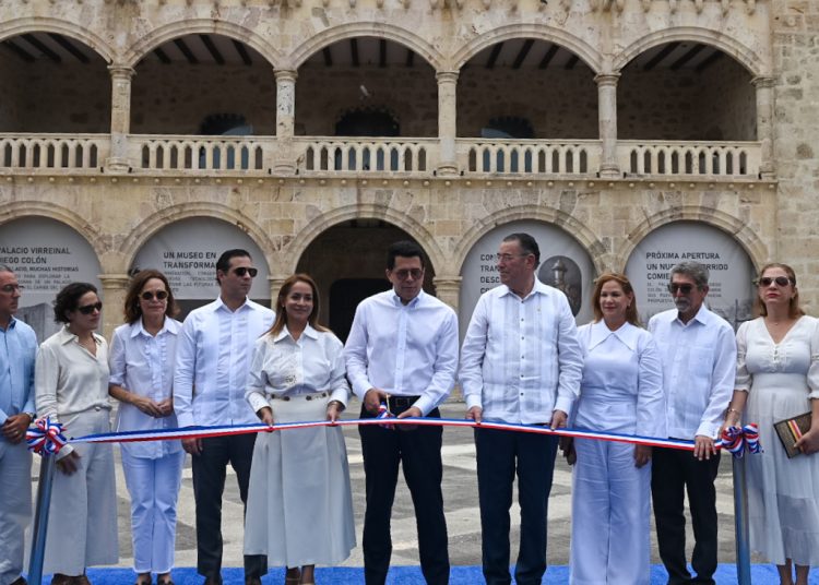 Ministerio de Turismo entrega remozado el Alcázar de Colón