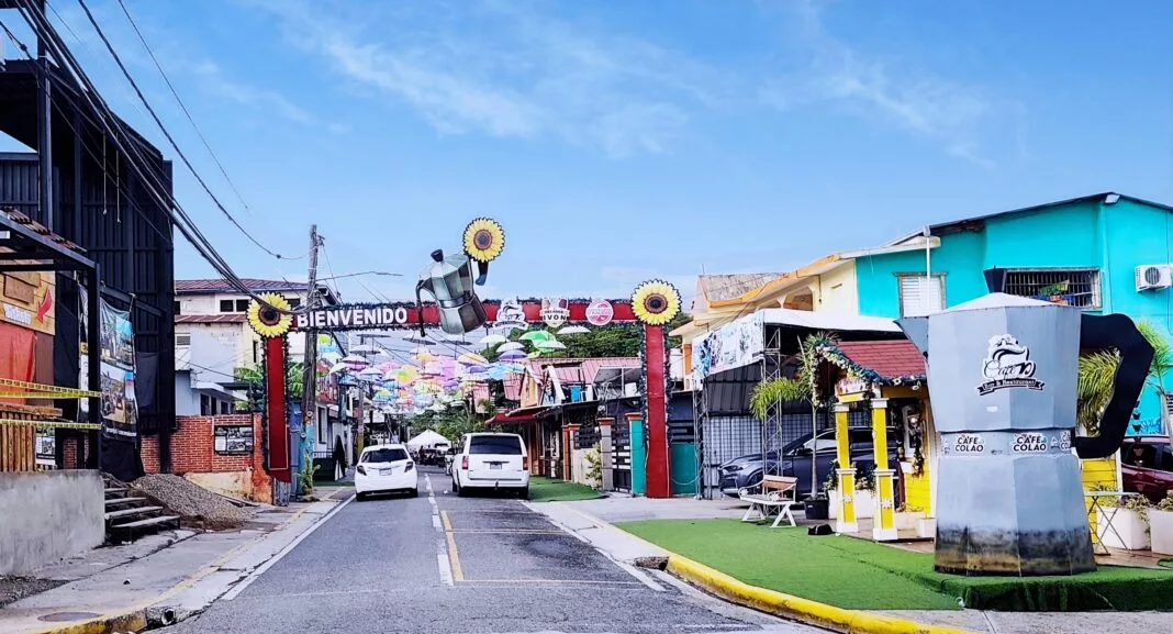 Jarabacoa en 48 horas: la ciudad de la eterna primavera se recorre con hambre de sus costillas a la leña, café y río