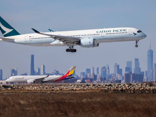 La aerolínea Cathay Pacific conectará Hong Kong con Santo Domingo vía Madrid