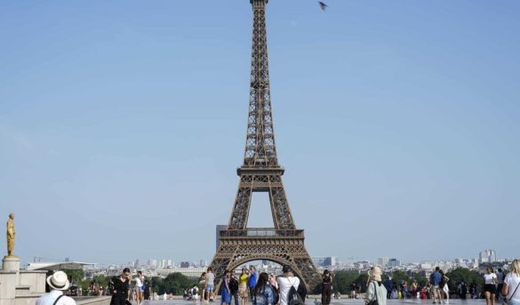 El calor extremo modifica los hábitos en el turístico París