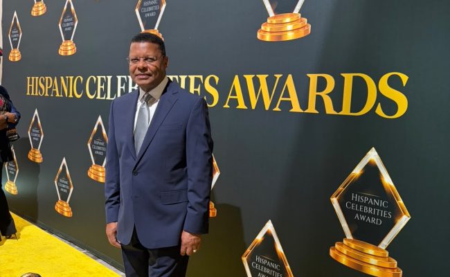 Dany Alcántara recibe en Miami premio Nuevo líder de los medios de comunicación de República Dominicana