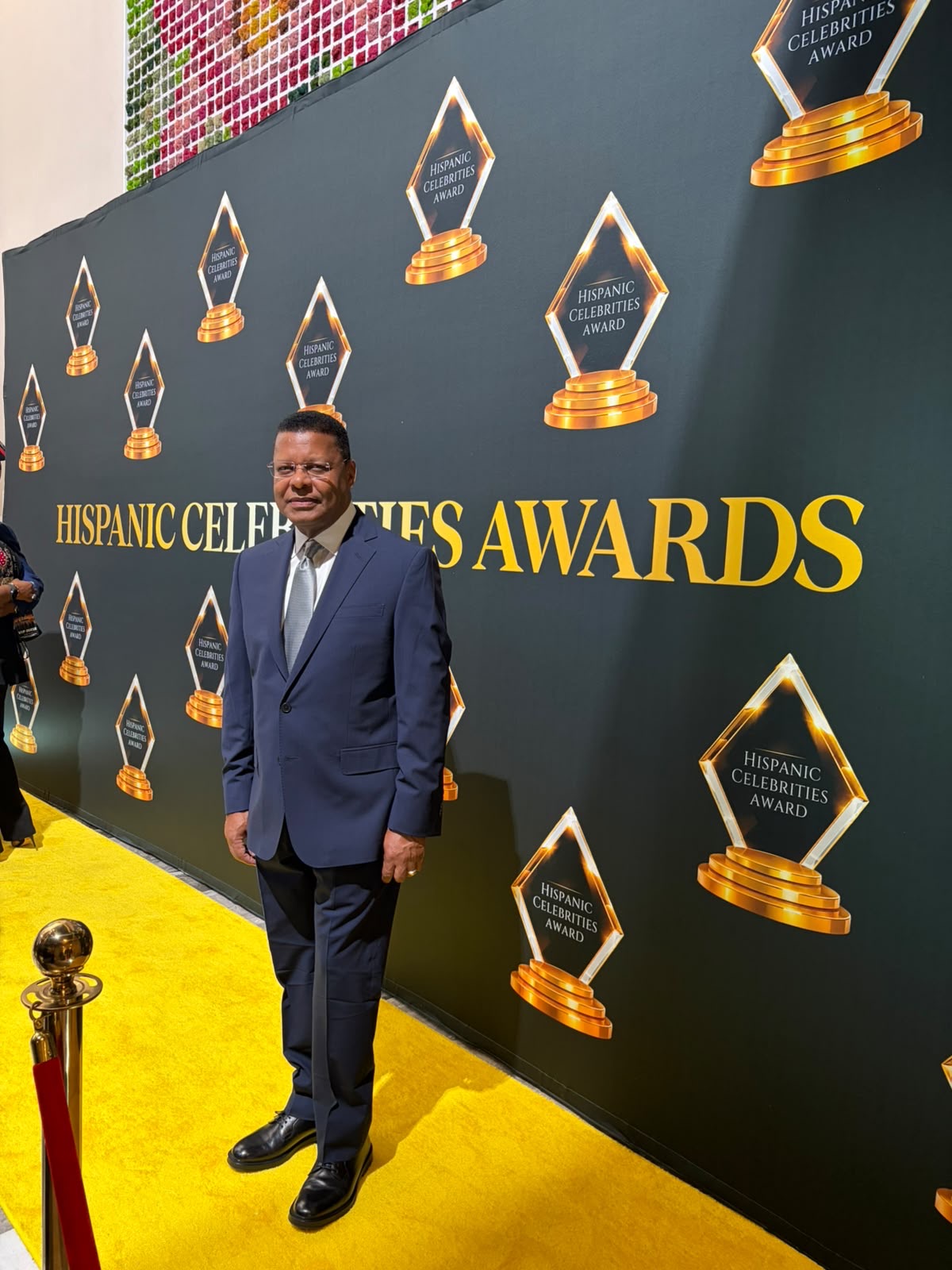 Dany Alcántara recibe en Miami premio Nuevo líder de los medios de comunicación de República Dominicana